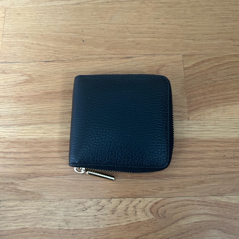 Cuyana NWOT Black Leather Zip Wallet